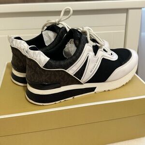 Michael Kors Sneaker Shoes Size 7.5